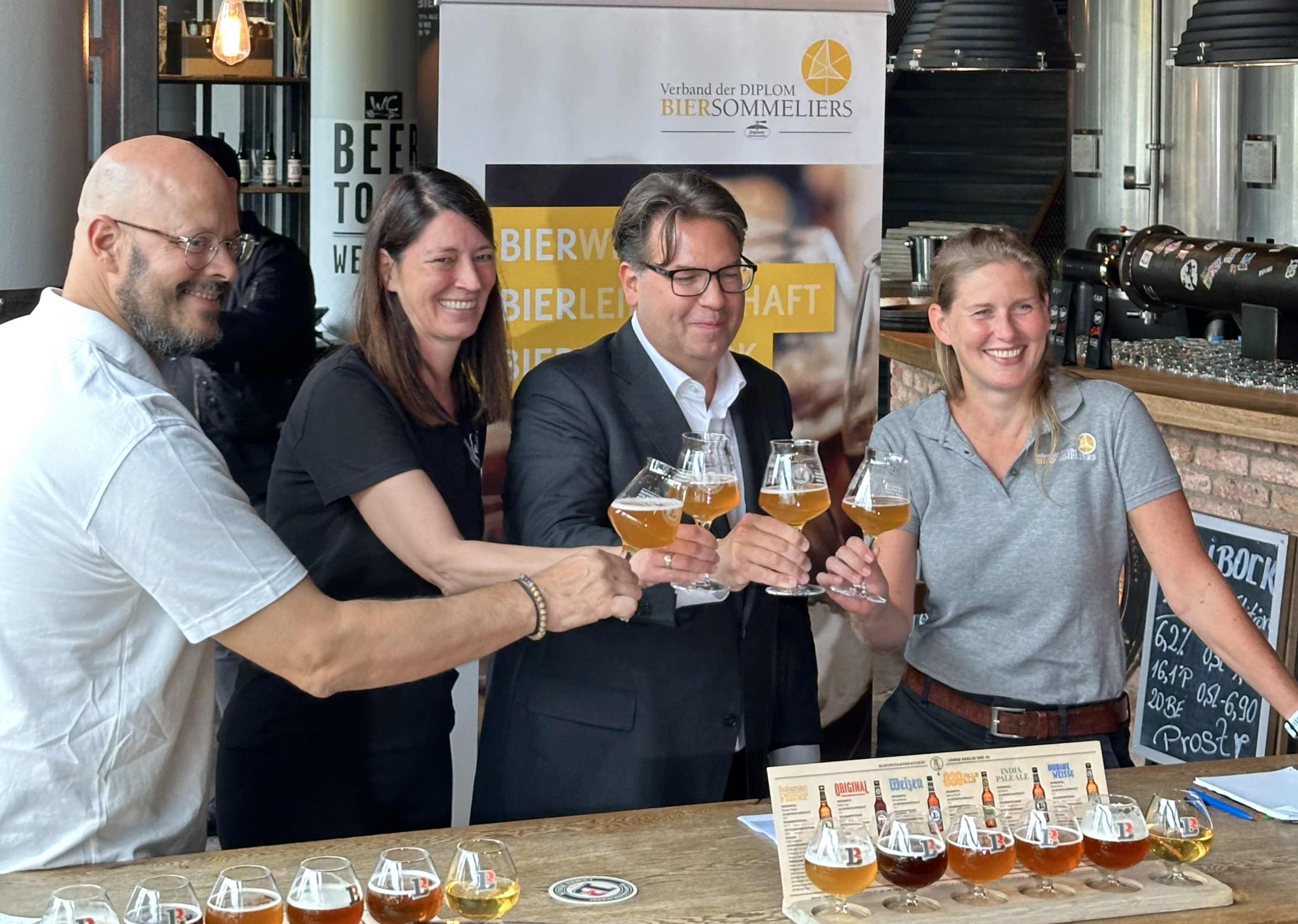 Pressekonferenz zur Präsentation des Team Germany für die Weltmeisterschaft der Biersommeliers Pressekonferenz zur Präsentation des Team Germany für die Weltmeisterschaft der Biersommeliers